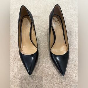 Banana Republic Black Women's classic pointed Pump Heels